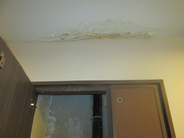 contrôler l'état d'une plomberie fuite plafond